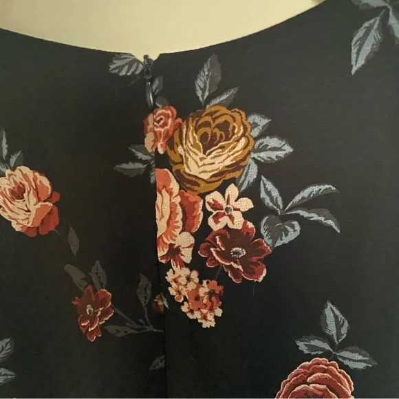 Altar’d State Small Floral Long Sleeve Cropped Top - Picture 8 of 8